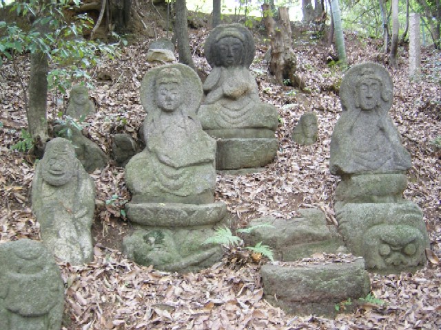 石峰寺の石仏: 京のいろは